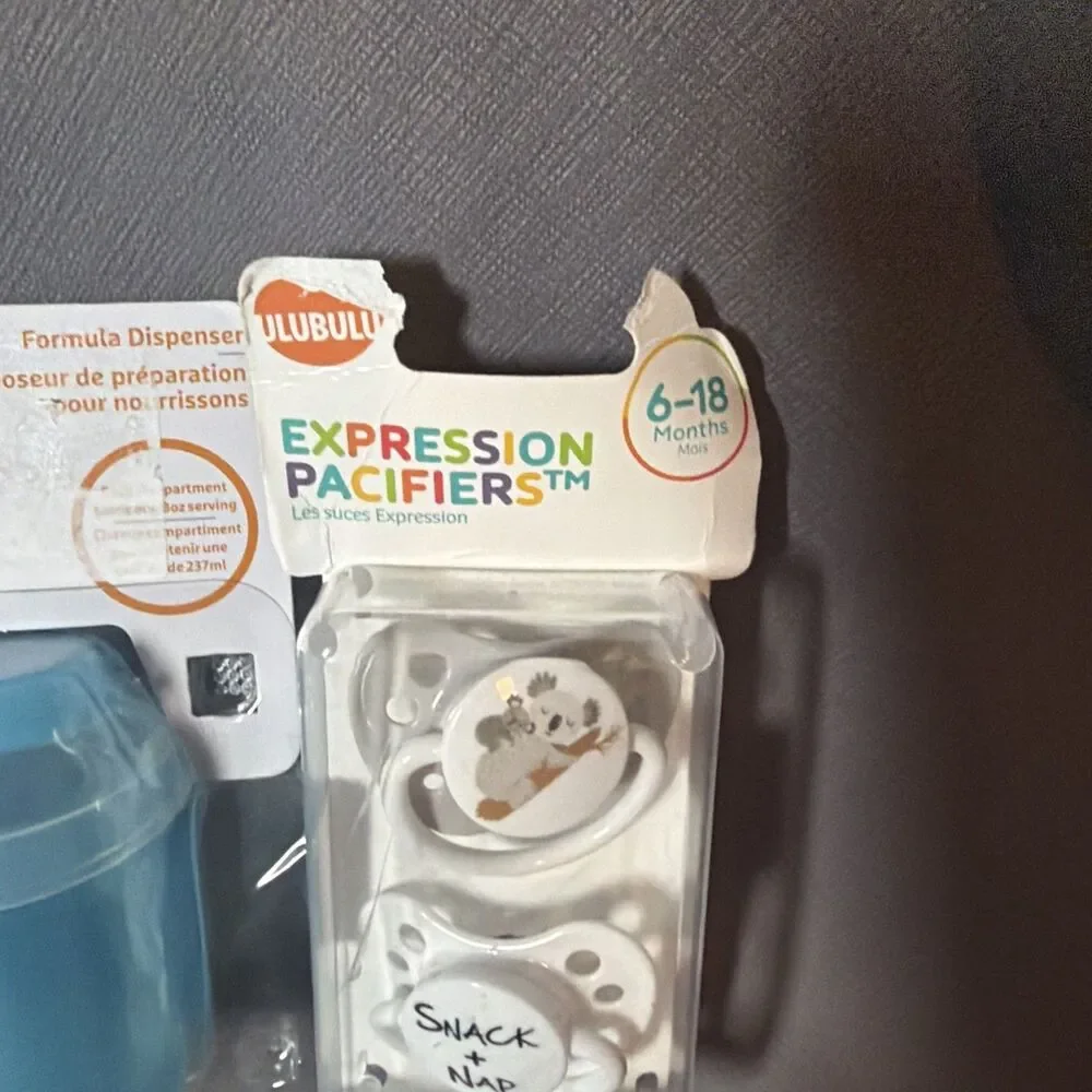 Munchkin Formula Dispenser Combo Pack, 2 Ct Blue and pacifiers 6-18 months -G